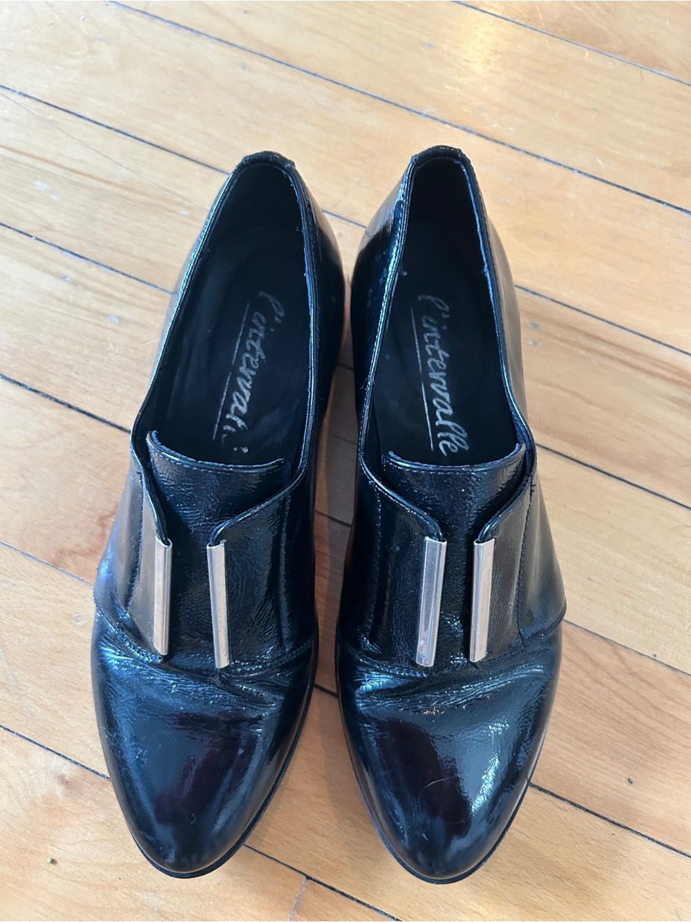 L'INTERVALLE Black Patent Leather Loafers with Silver Accents